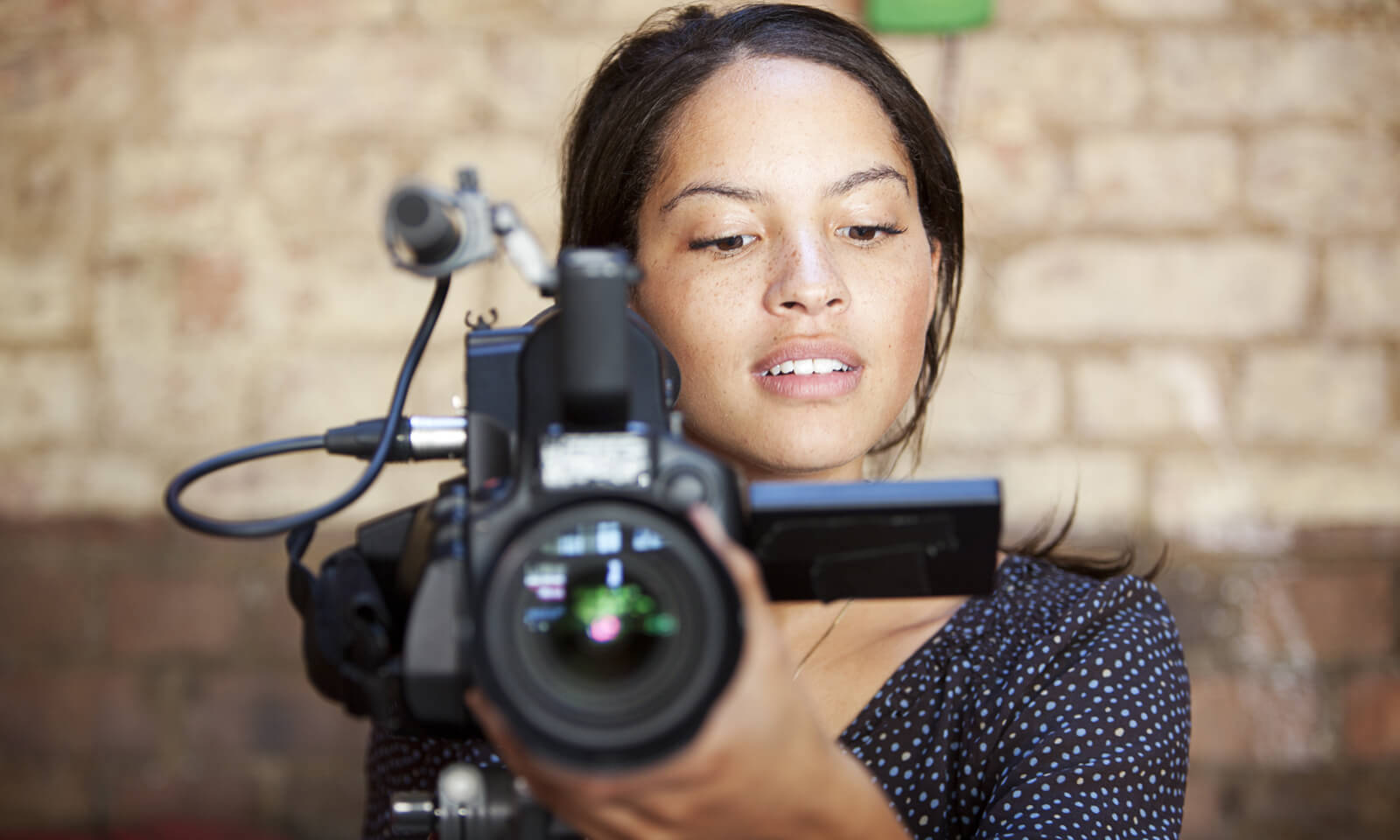 7 Easy Ways to Create High Quality Video Content for Your Ecommerce Business